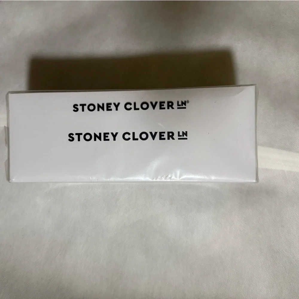 Stoney clover lane makeup brush holder nib nwt strawberry